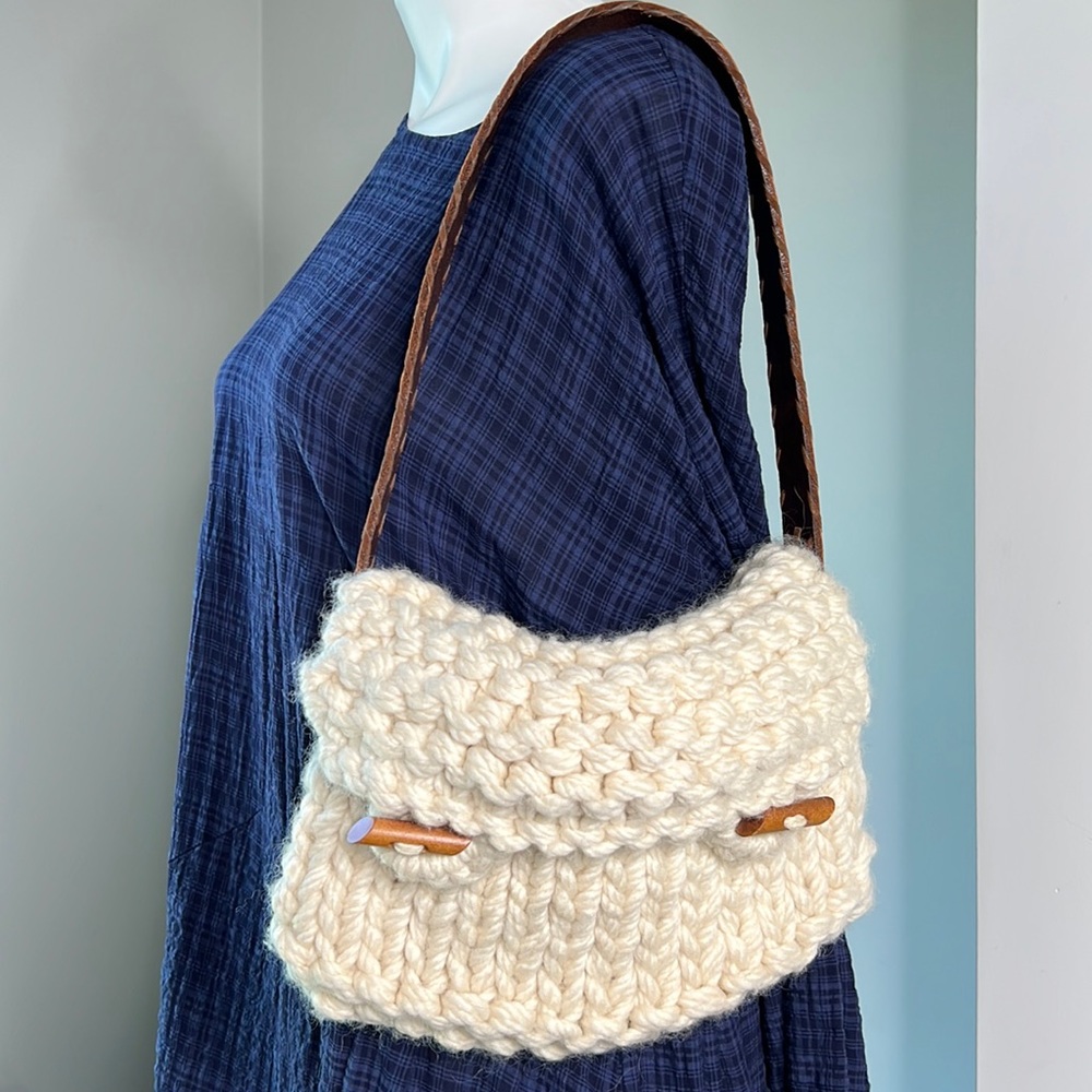 Hand knit Little Bag Purse